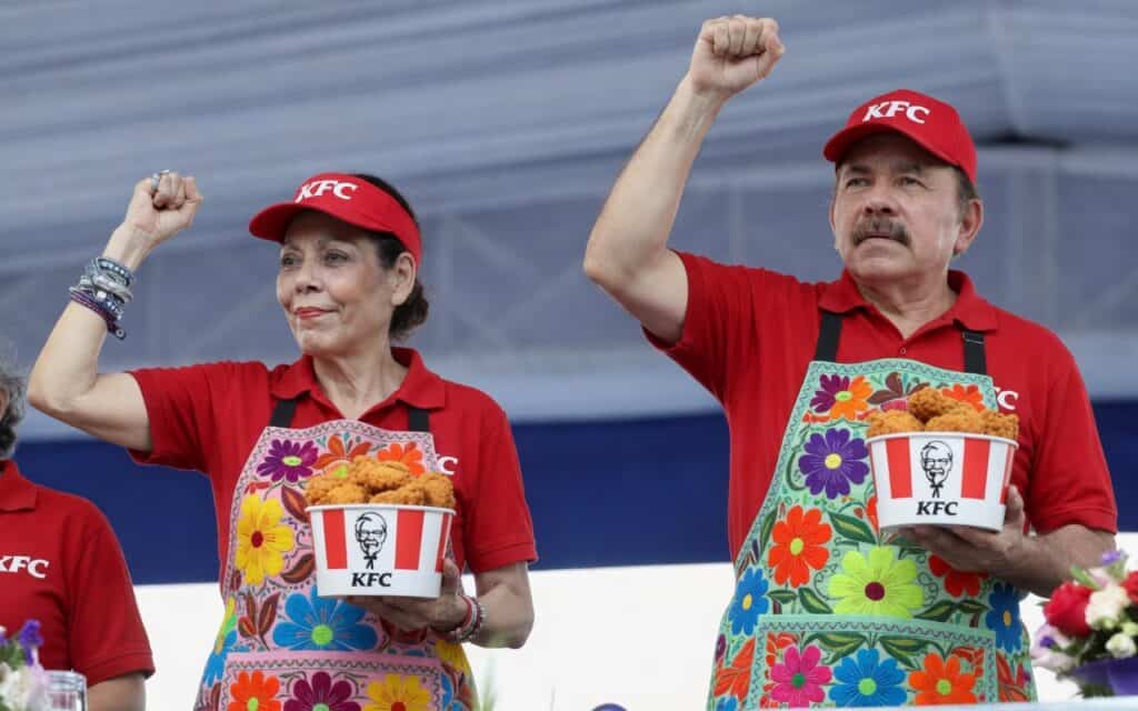 “¡Restituimos el derecho a unos buenos pollazos!”, Ortega y Murillo celebran la llegada de KFC a Nicaragua
